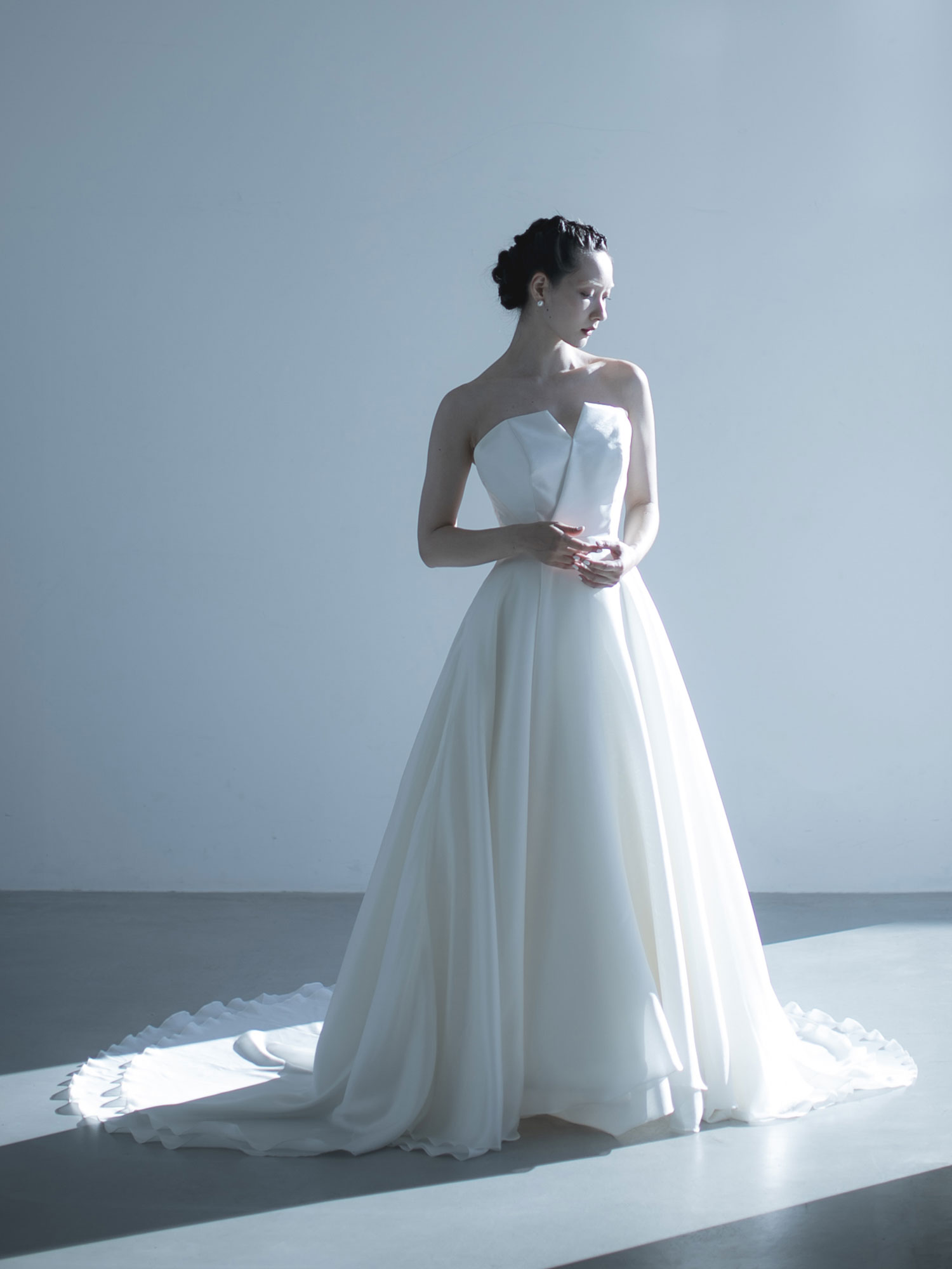 ナエ様 nae. ATELIER × TAKAMI BRIDAL】 花嫁様の存在感が際立つ、洗練
